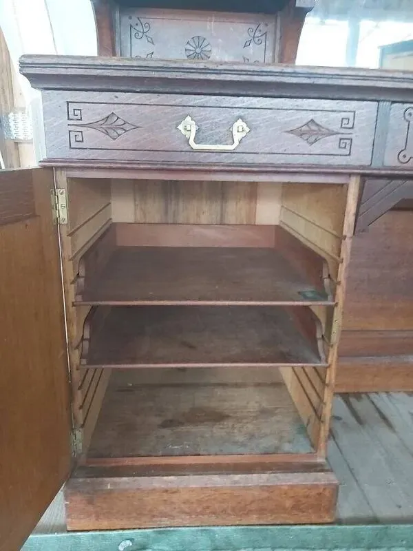 Illustration numéro 3 du produit Meuble de métier