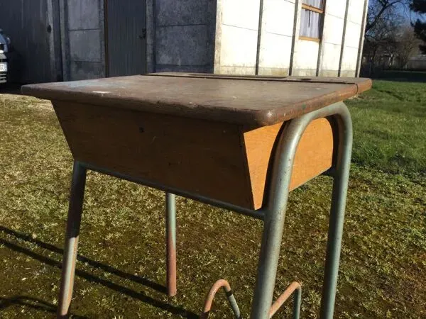 Illustration numéro 3 du produit Pupitre d’école