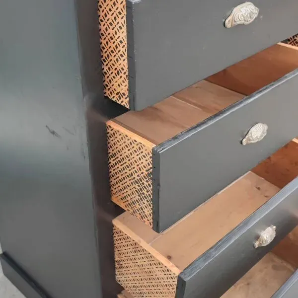 Illustration numéro 3 du produit Meuble de métier rénové