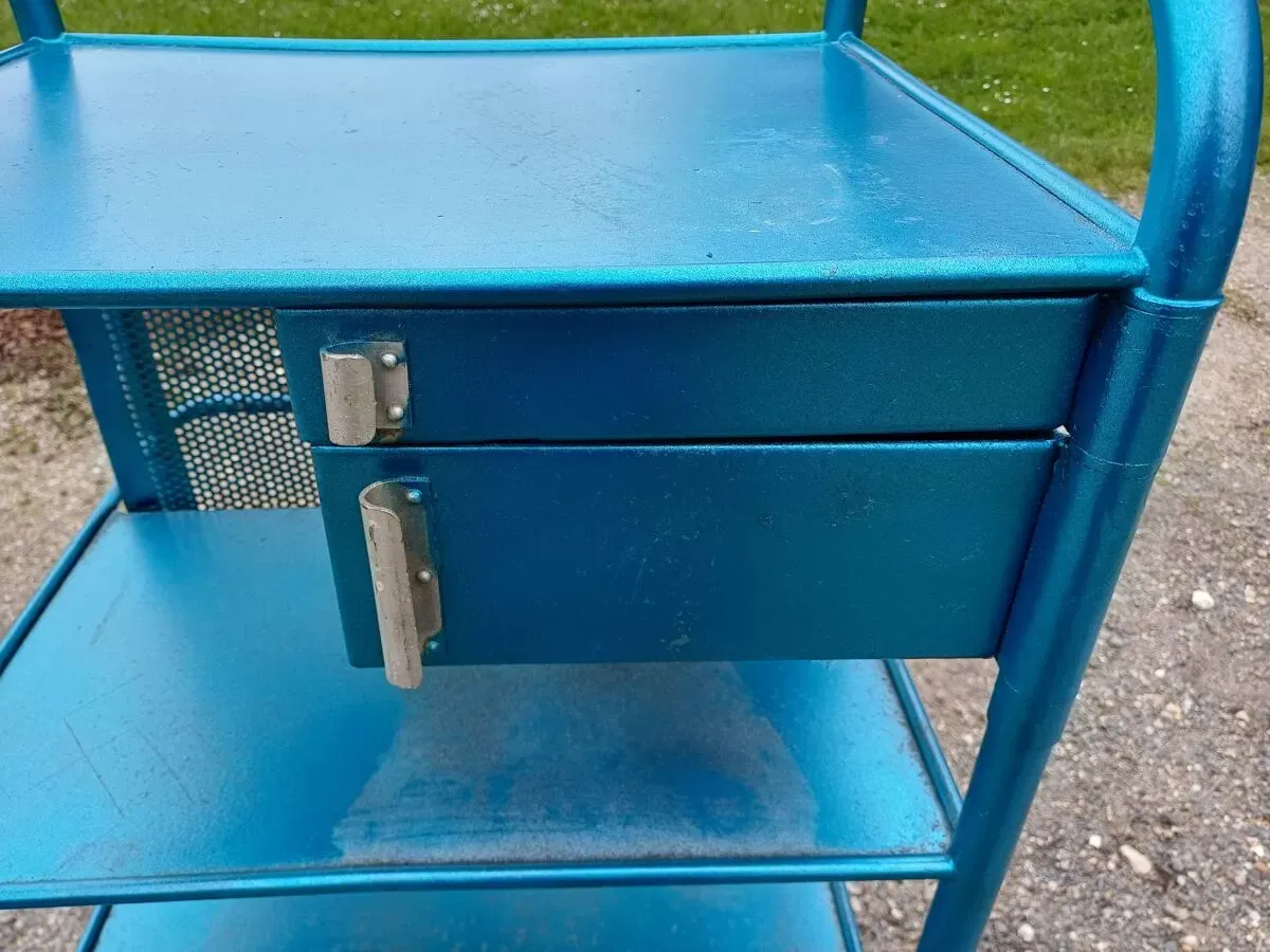 Illustration numéro 3 du produit Meuble Industriel Fer Héliolithe