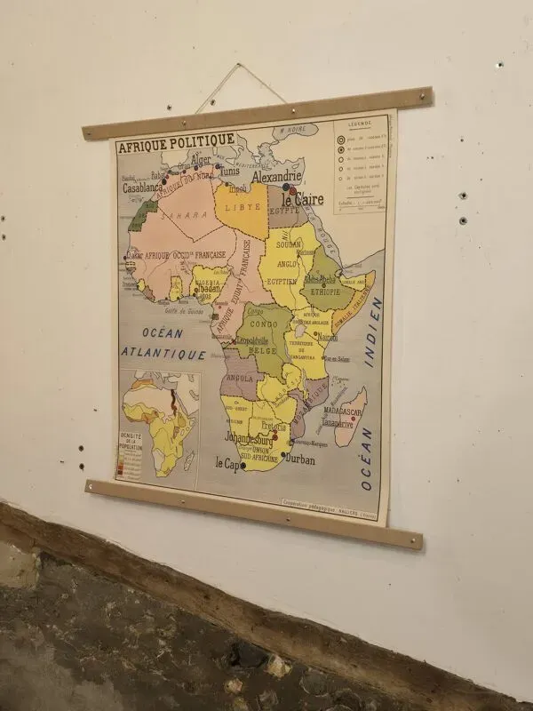 Illustration numéro 3 du produit Carte de géographie ancienne carte decole 1960