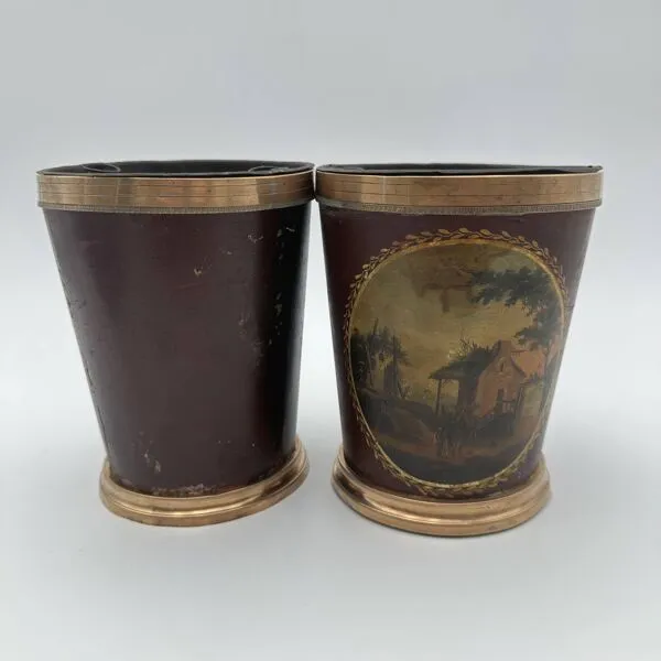 Illustration numéro 3 du produit Paire de Cache-Pots en Tôle Peinte et Laiton, Décor de Paysages Bucoliques,