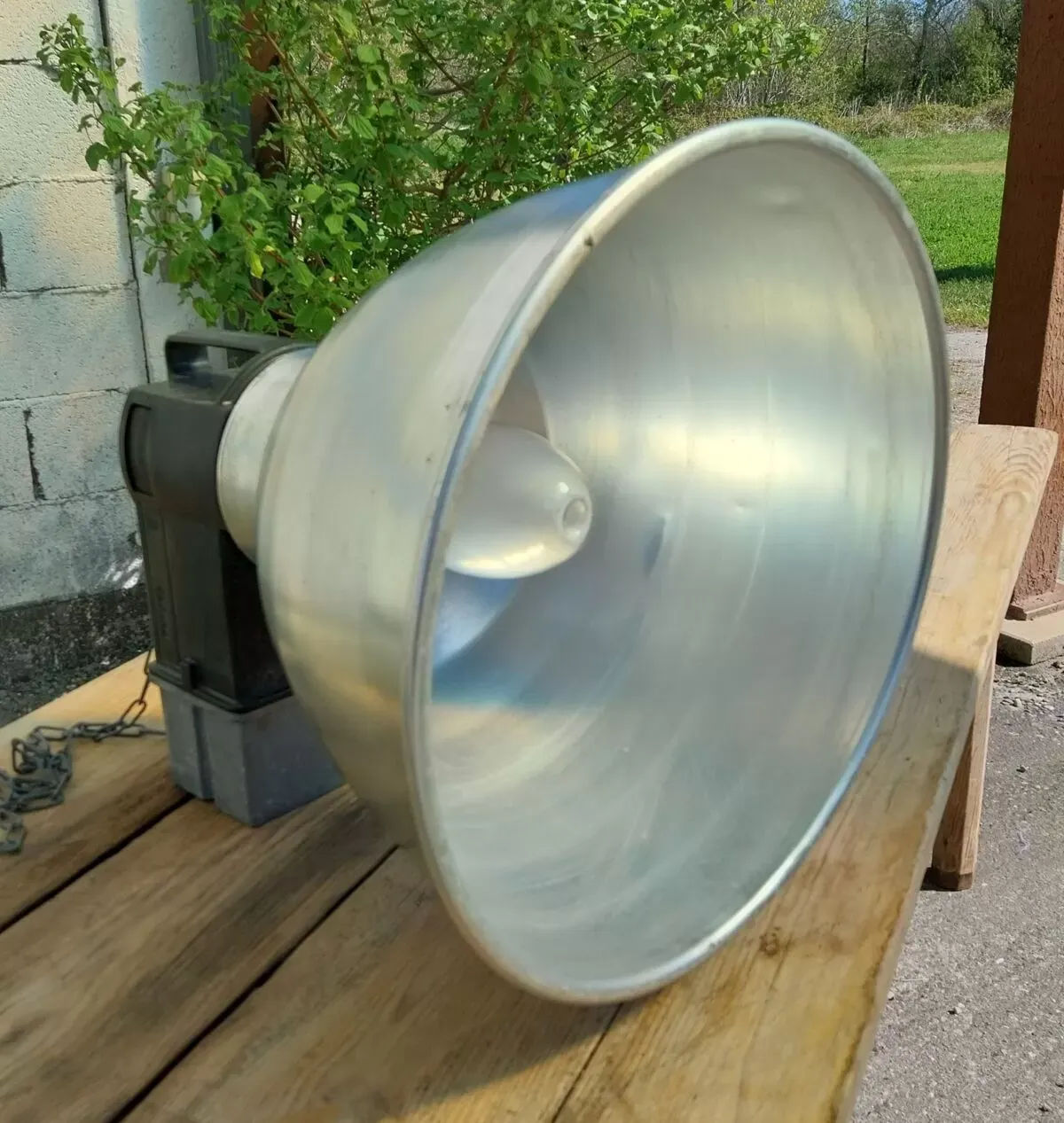 Illustration numéro 3 du produit Lampe industrielle Philips