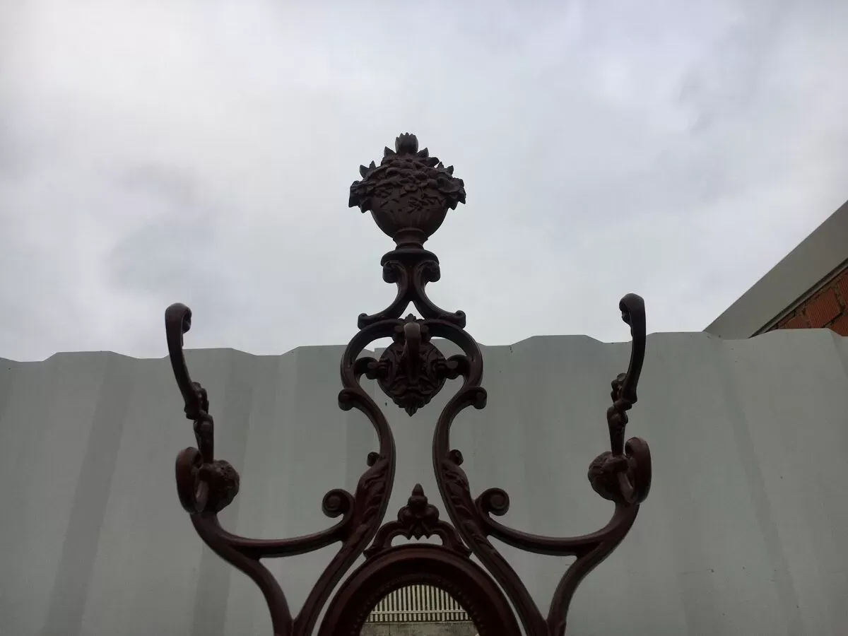 Illustration numéro 3 du produit Porte manteau de Alfred Corneau Frères Charleville en fonte 19 ème siècle