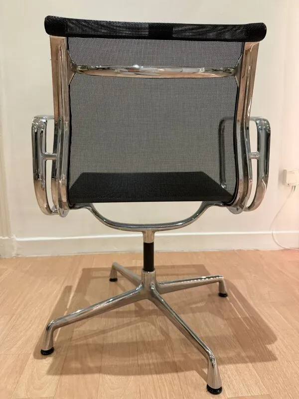 Illustration numéro 3 du produit Fauteuil de bureau design Charles & Ray Eames — édition Vitra