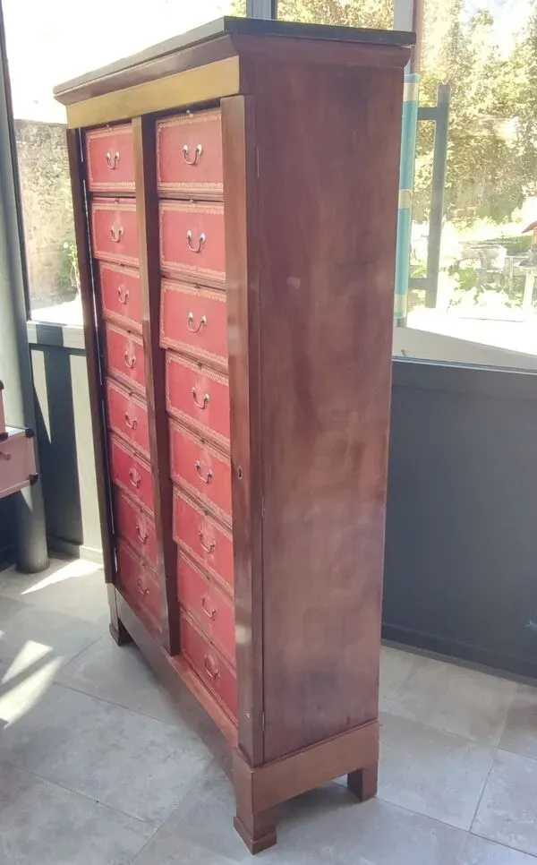 Illustration numéro 3 du produit Meuble de rangement cartonnier