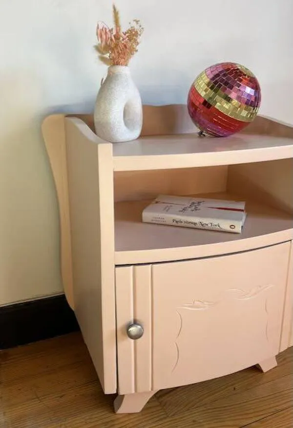 Illustration numéro 3 du produit Table de chevet