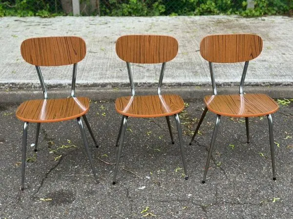 Illustration numéro 3 du produit 3 chaises en formica Mid-Century Modern des années 1950