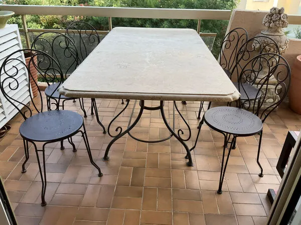 Illustration numéro 3 du produit Ensemble table+6 chaises