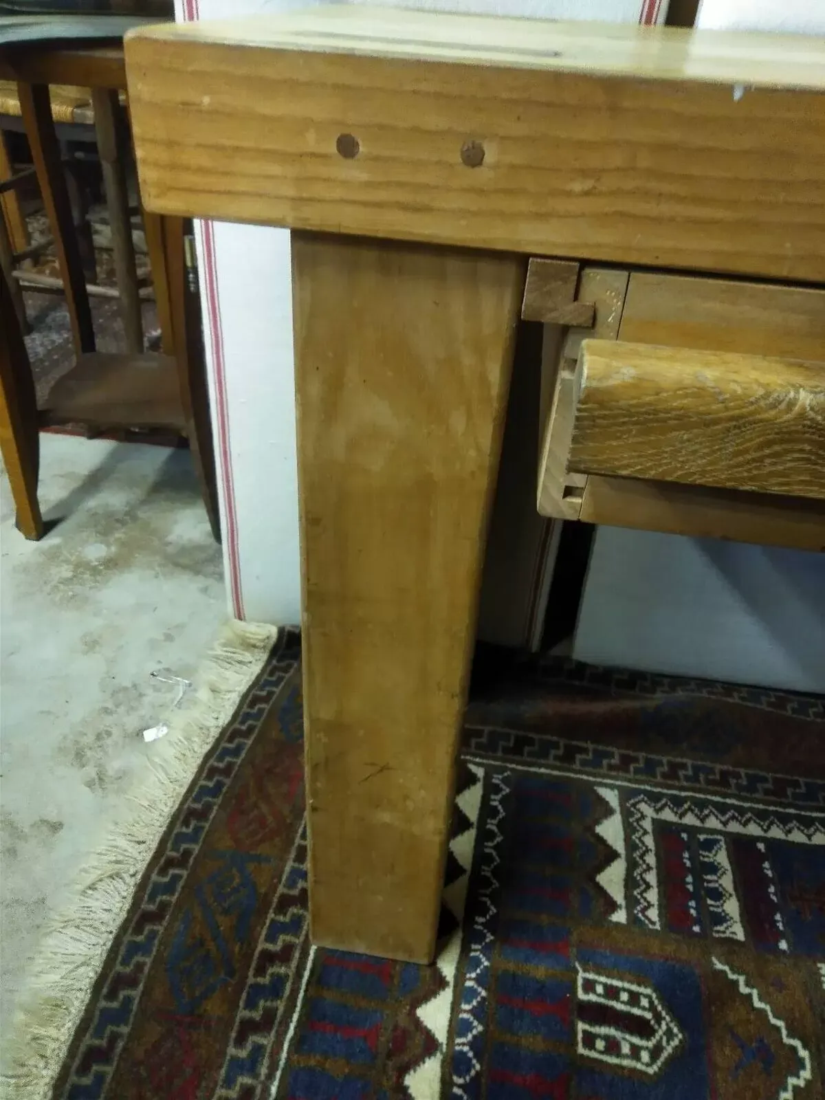 Illustration numéro 3 du produit Établi en orme de menuisier