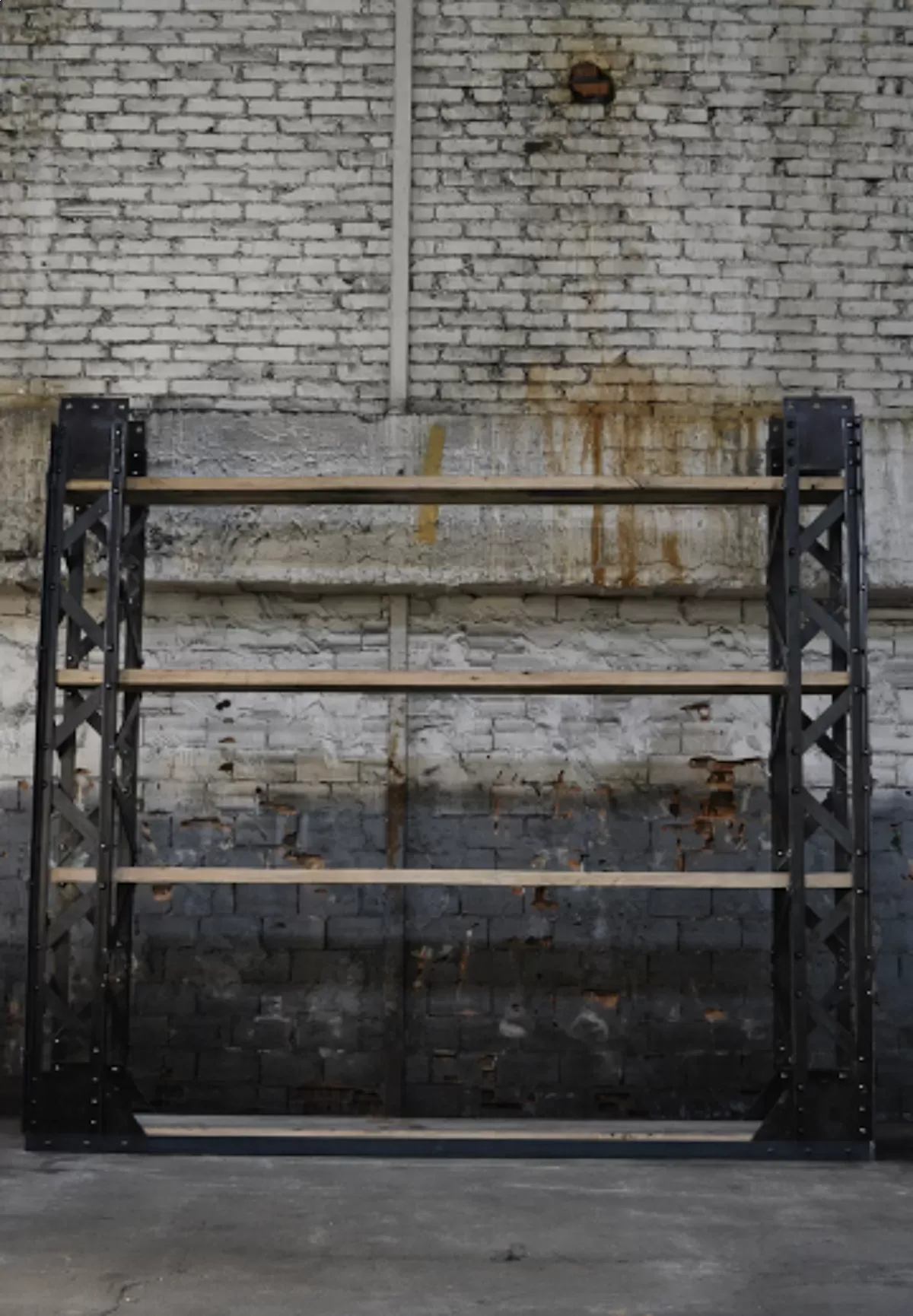 Illustration numéro 3 du produit Etagère rivetée Eiffel