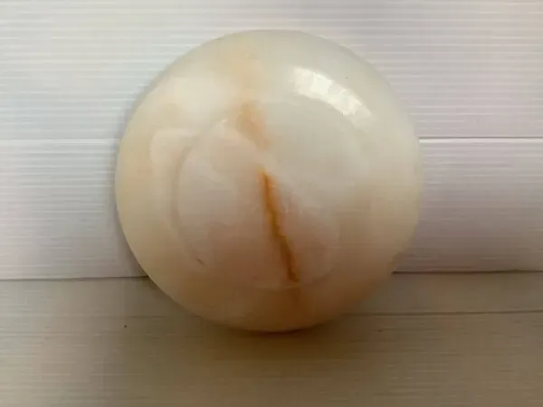 Illustration numéro 3 du produit Cendrier en albâtre