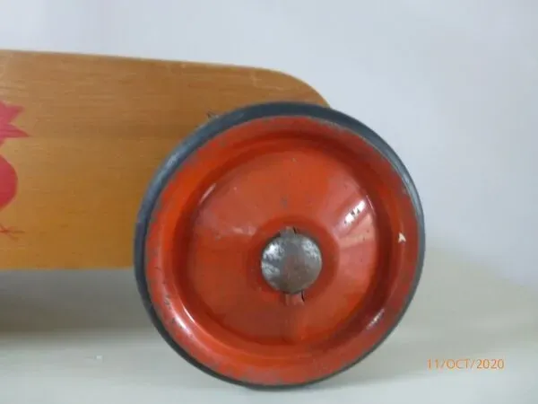 Illustration numéro 3 du produit Chariot en bois