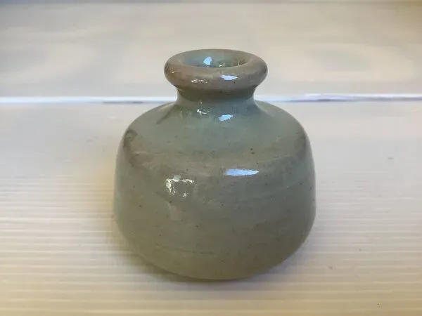 Illustration numéro 3 du produit Vase miniature Mobach