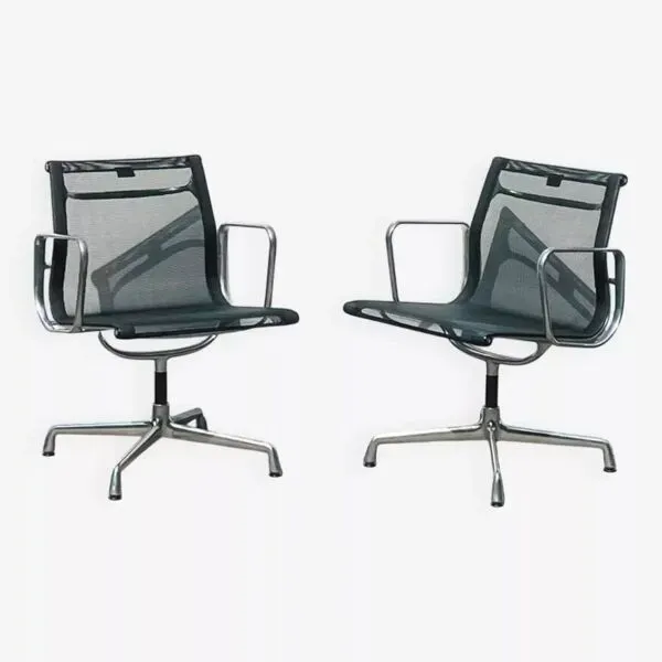 Illustration numéro 3 du produit Eames Aluminium Group Chair by Vitra (2004) – Black Mesh, Swivel