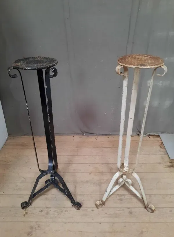 Illustration numéro 3 du produit Paire de selette en fer