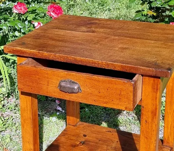Illustration numéro 3 du produit Table d'atelier ou de métier en bois ancien