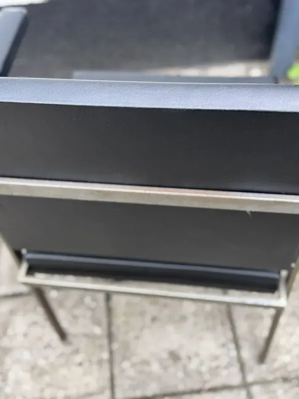 Illustration numéro 3 du produit Fauteuil en similicuir mcm