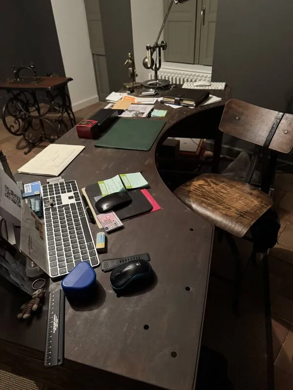 Illustration numéro 3 du produit Ancien bureau postal