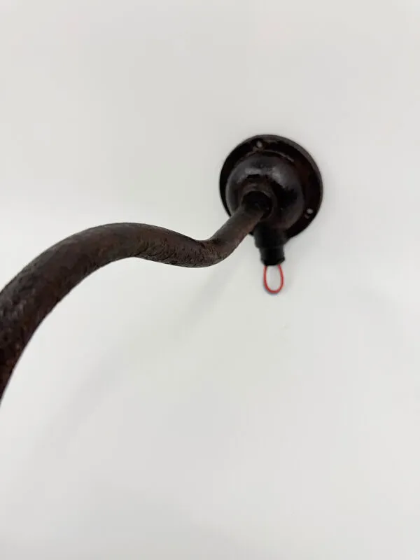 Illustration numéro 3 du produit Lampe de cour