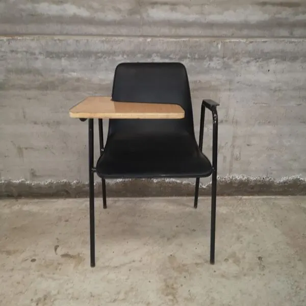 Illustration numéro 3 du produit Chaise d'école vintage 1950 à tablette écritoire – Style Prouvé / Hitier