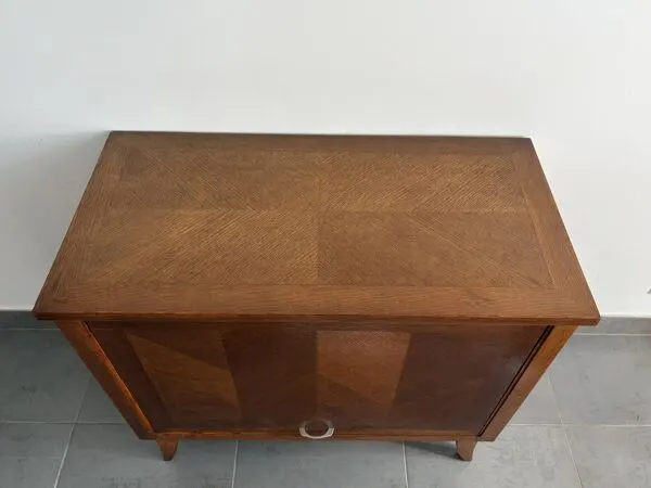 Illustration numéro 3 du produit Très beau buffet bas compartimenté vintage