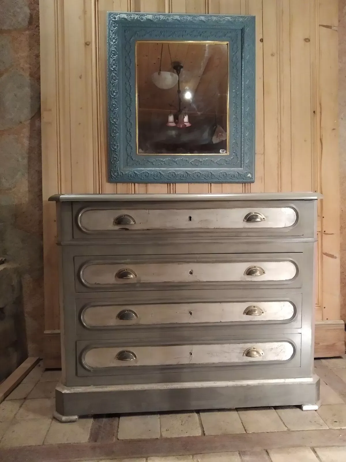 Illustration numéro 3 du produit Commode relookée