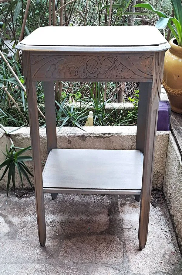 Illustration numéro 3 du produit Table Basse bois  Style Art Déco sculpté décoration intérieur vintage