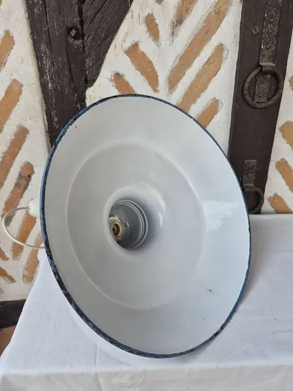 Illustration numéro 3 du produit Suspension gamelle lampe industrielle lustre