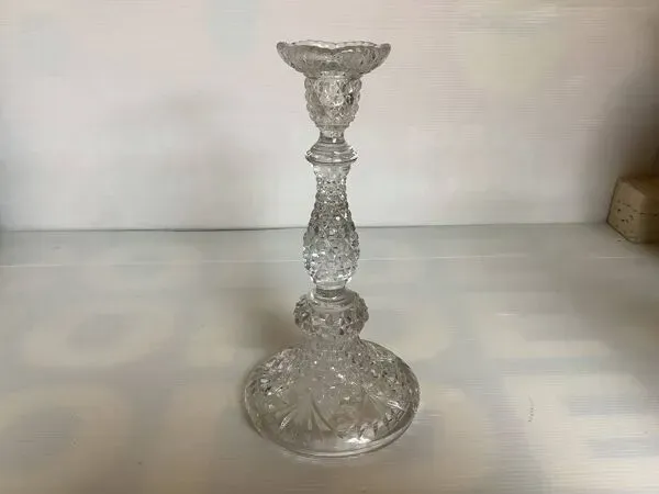 Illustration numéro 3 du produit Ancien bougeoir pointes de diamant verrerie sailmont