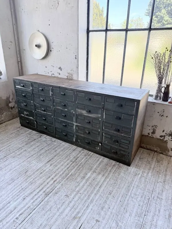 Illustration numéro 3 du produit Meuble de métier patiné bleue à tiroirs XL chêne hêtre