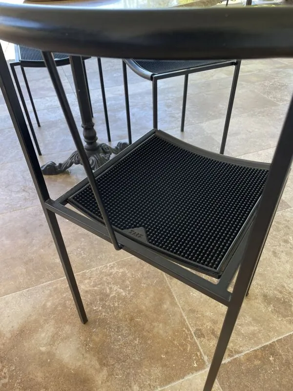 Illustration numéro 3 du produit Chaise et tabouret Zeus