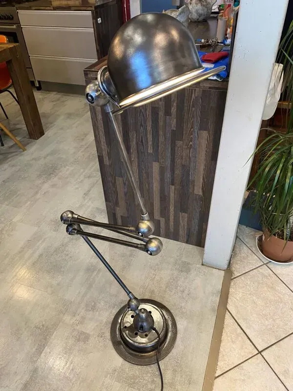 Illustration numéro 3 du produit Lampe Lampadaire jielde Jieldé 5 bras de 40cm graphite industriel vintage