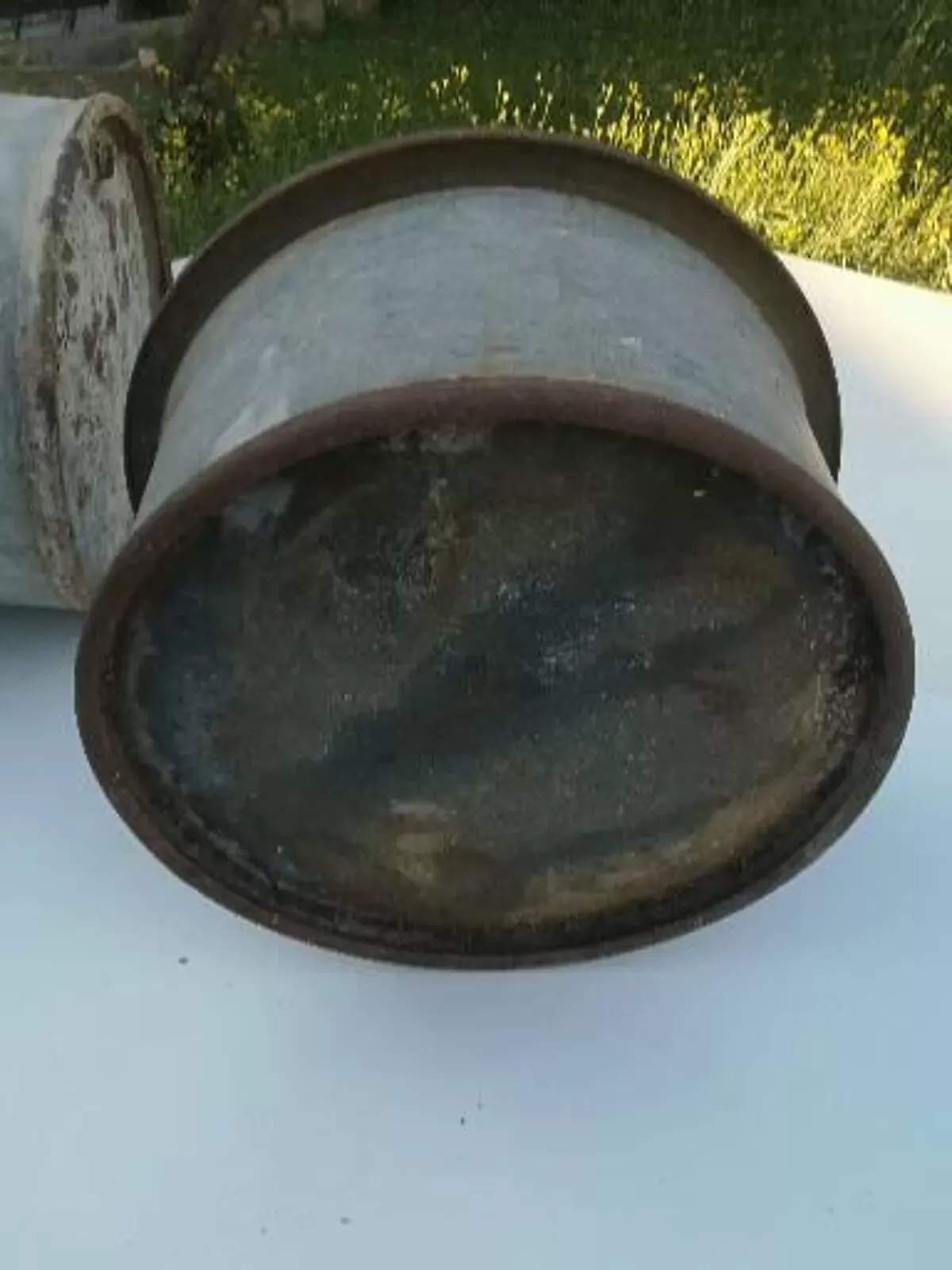 Illustration numéro 3 du produit Paire de jardinières industrielle