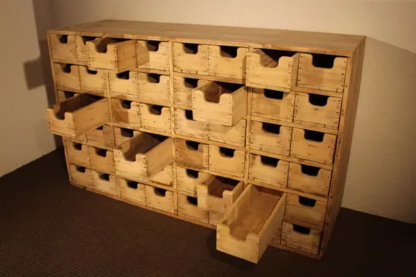 Illustration numéro 3 du produit Meuble de métier