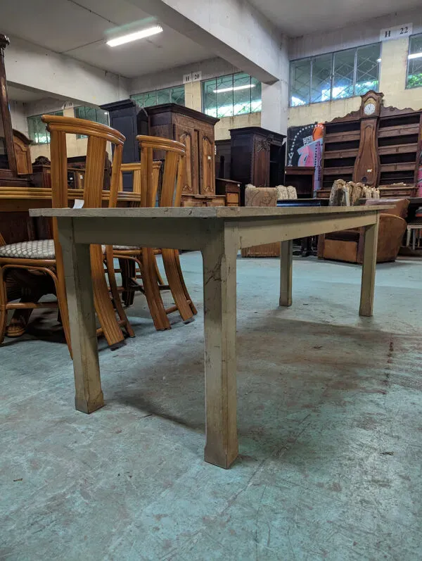 Illustration numéro 3 du produit Table d'atelier peinte en blanc