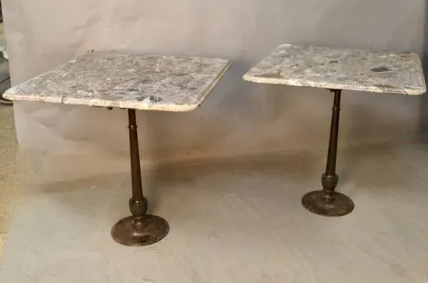 Illustration numéro 3 du produit Paire De Tables De Bistrot Piètement Fonte Dessus Marbre