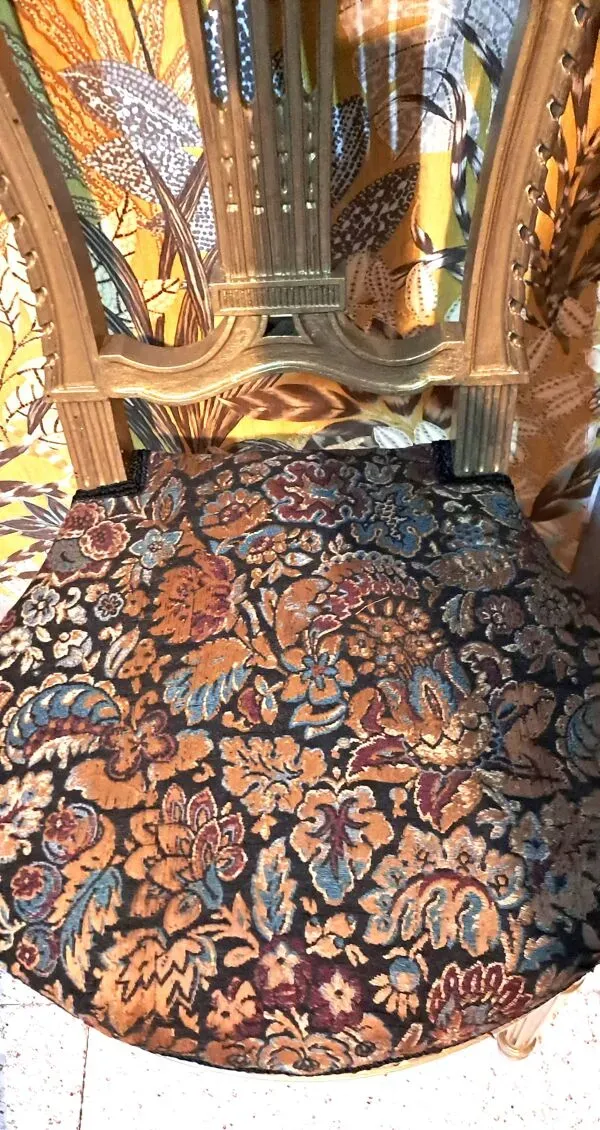 Illustration numéro 3 du produit Chaises Napoléon III  bois doré restauration tapissière tissu damassé