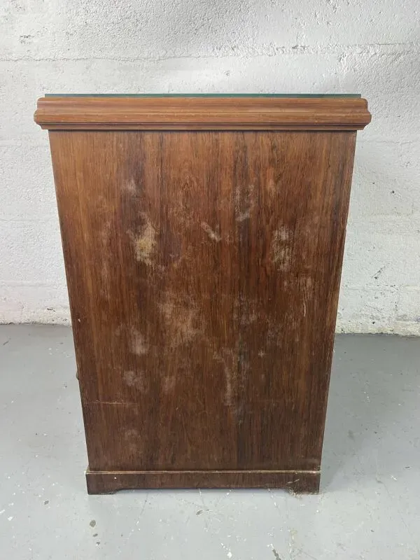 Illustration numéro 3 du produit Table de chevet ou  d’appoint avec plateau miroir