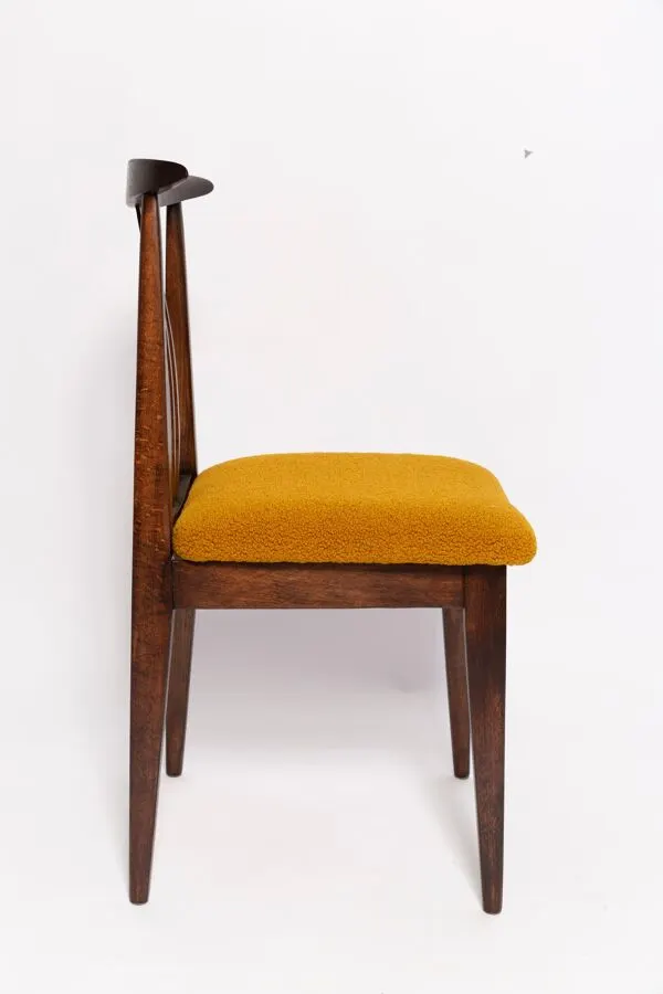 Illustration numéro 3 du produit Chaise en hêtre avec revêtement bouclé ocre de style milieu du siècle, M. Zielinski, Europe, 1960s