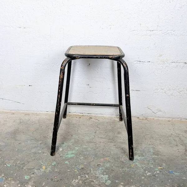 Illustration numéro 3 du produit Tabouret industriel