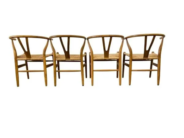 Illustration numéro 3 du produit Ensemble de 4 chaises scandinaves en bois massif