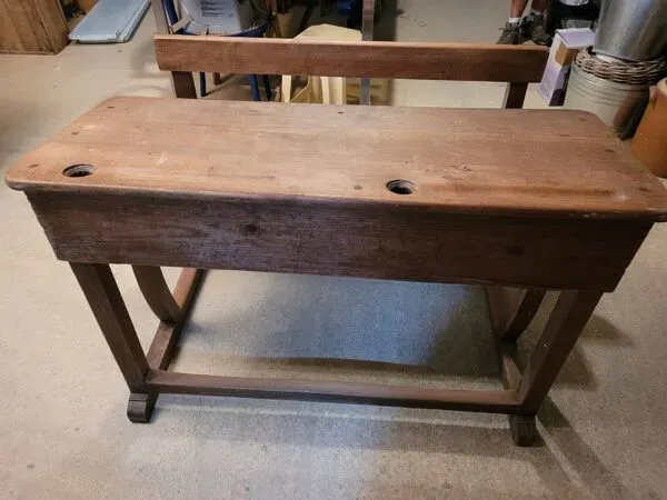 Illustration numéro 3 du produit table d'école