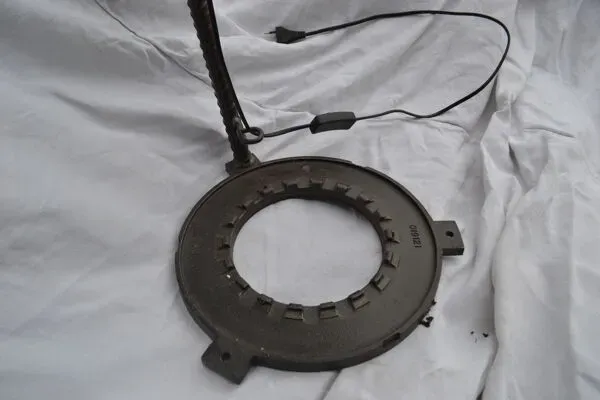 Illustration numéro 3 du produit Lampe sur pied - de bureau