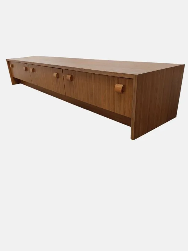 Illustration numéro 3 du produit Meuble bas vintage