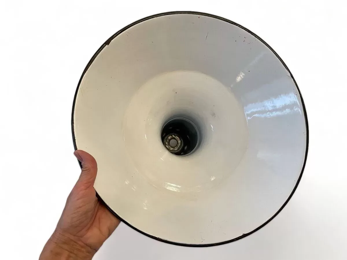 Illustration numéro 3 du produit Abat-jour en tôle émaillée 1950, décoration industrielle, n2