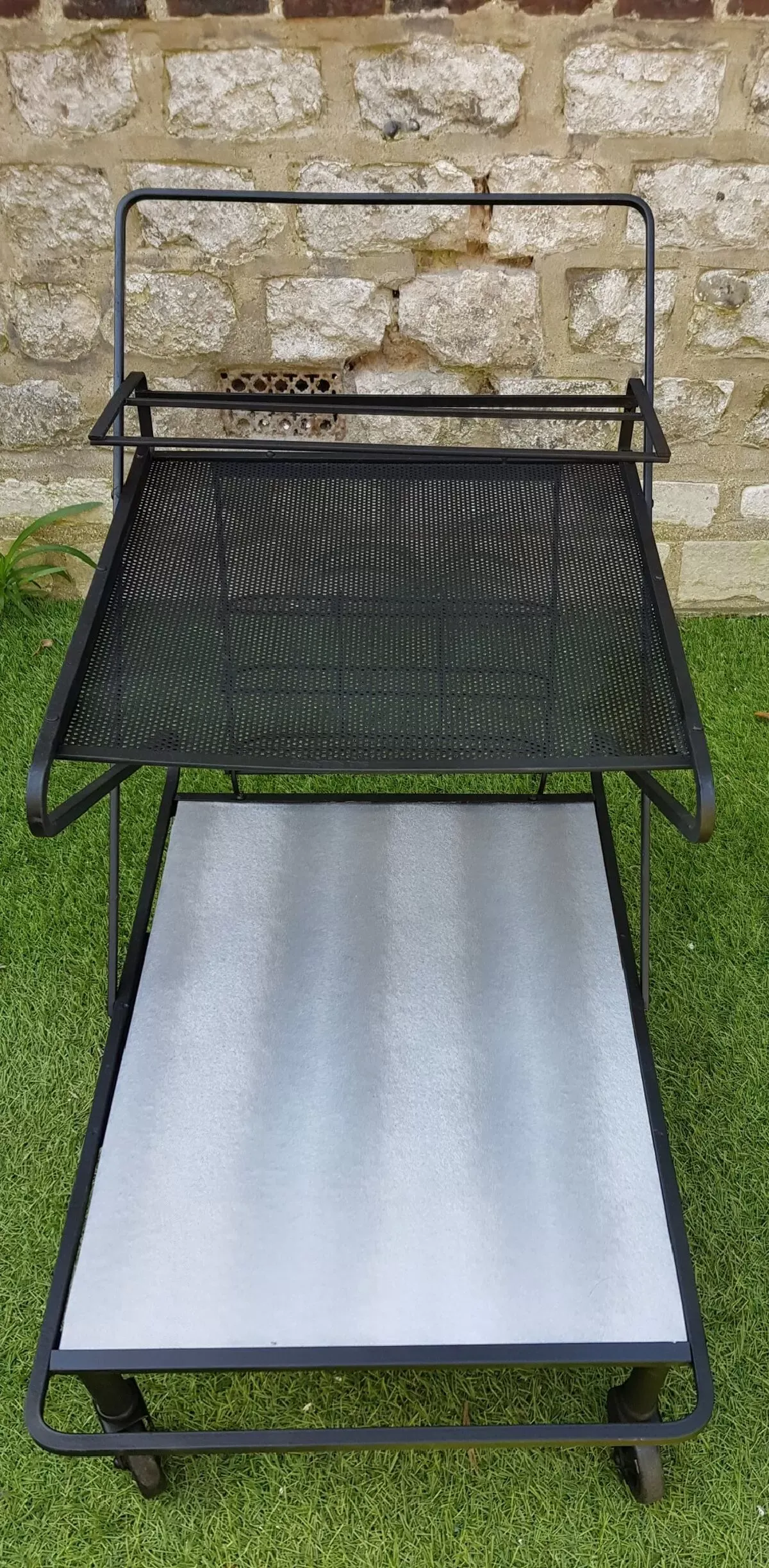 Illustration numéro 3 du produit Desserte