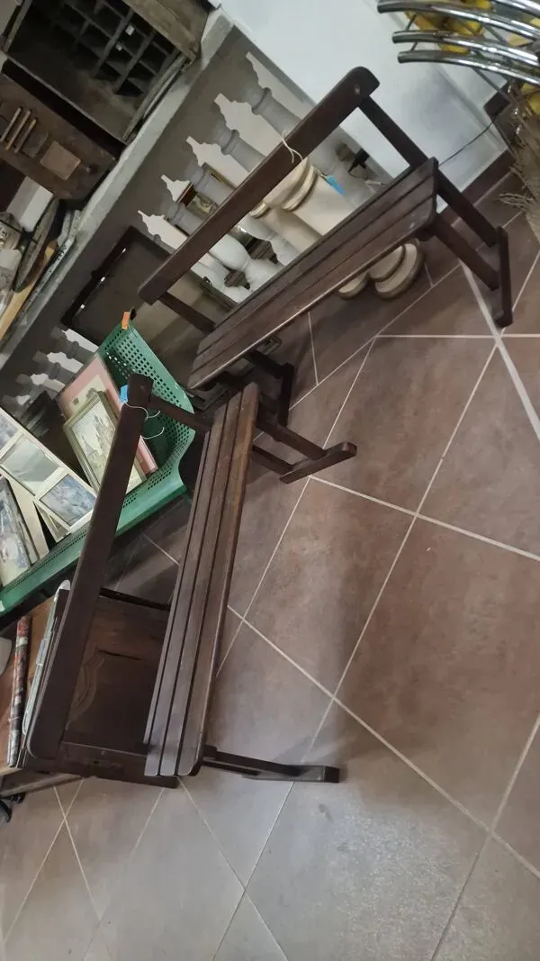 Illustration numéro 3 du produit Élégants bancs en bois hêtre massif, au style sobre et intemporel.