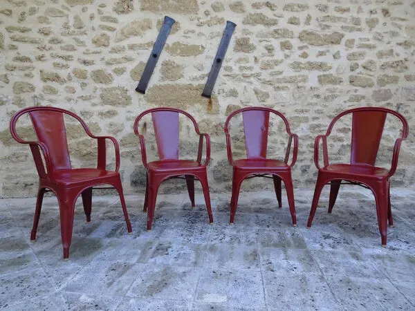 Illustration numéro 3 du produit Fauteuils Tolix modèle C par Xavier Pauchard