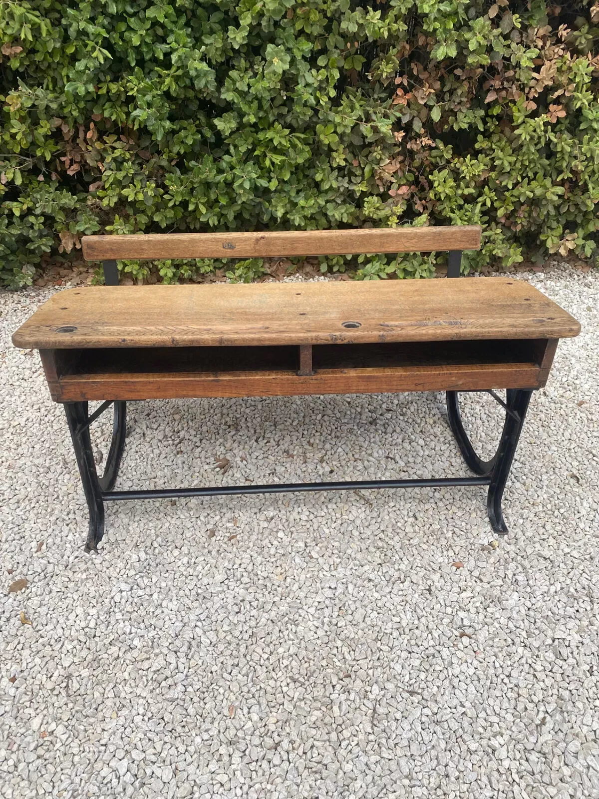 Illustration numéro 3 du produit Bureau d’écolier avec banc